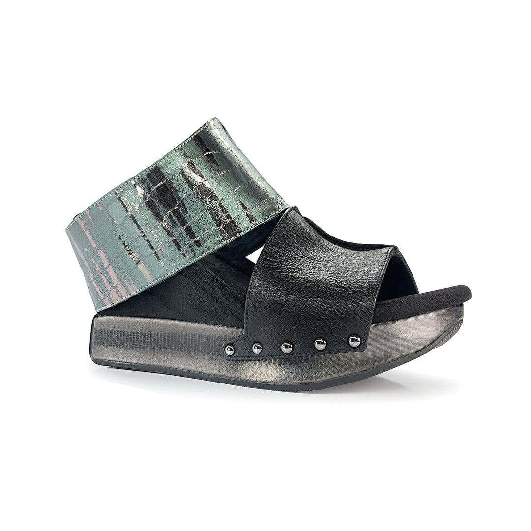 Virginia 3 - Metallic Teal Flips to Black