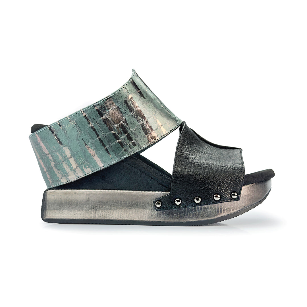Virginia 3 - Metallic Teal Flips to Black