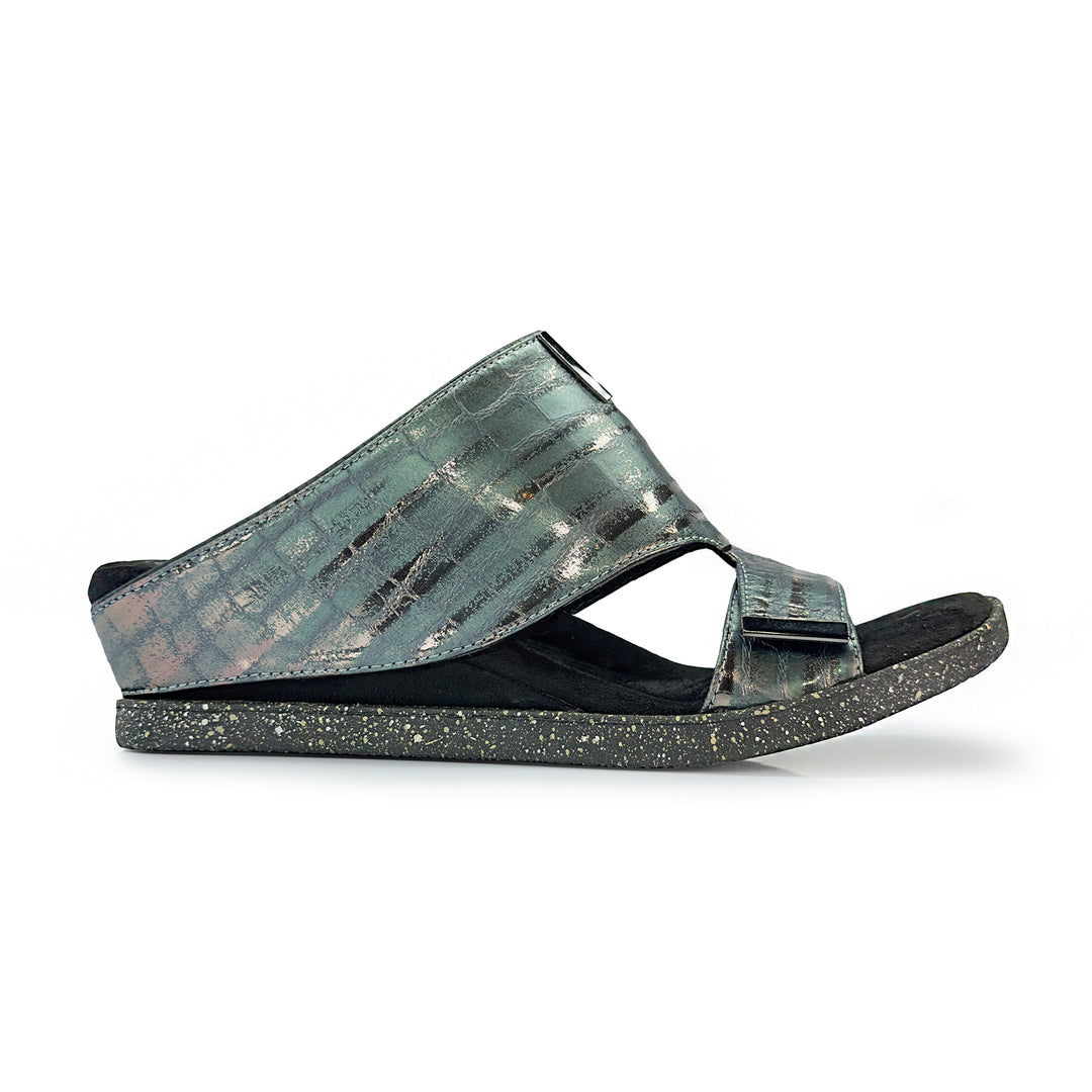 Kleo 6 - Metallic Teal Flips to Black
