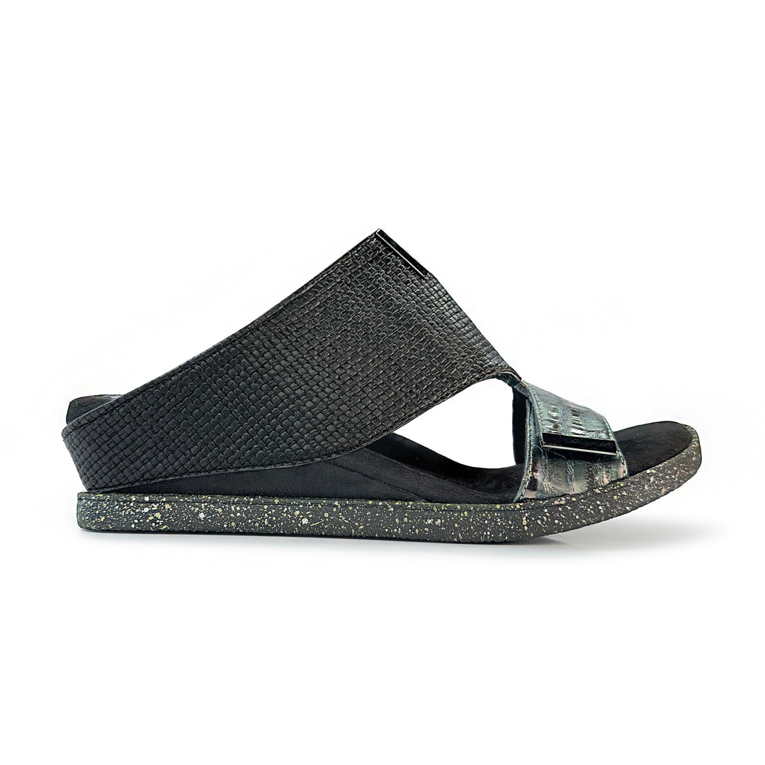 Kleo 6 - Metallic Teal Flips to Black