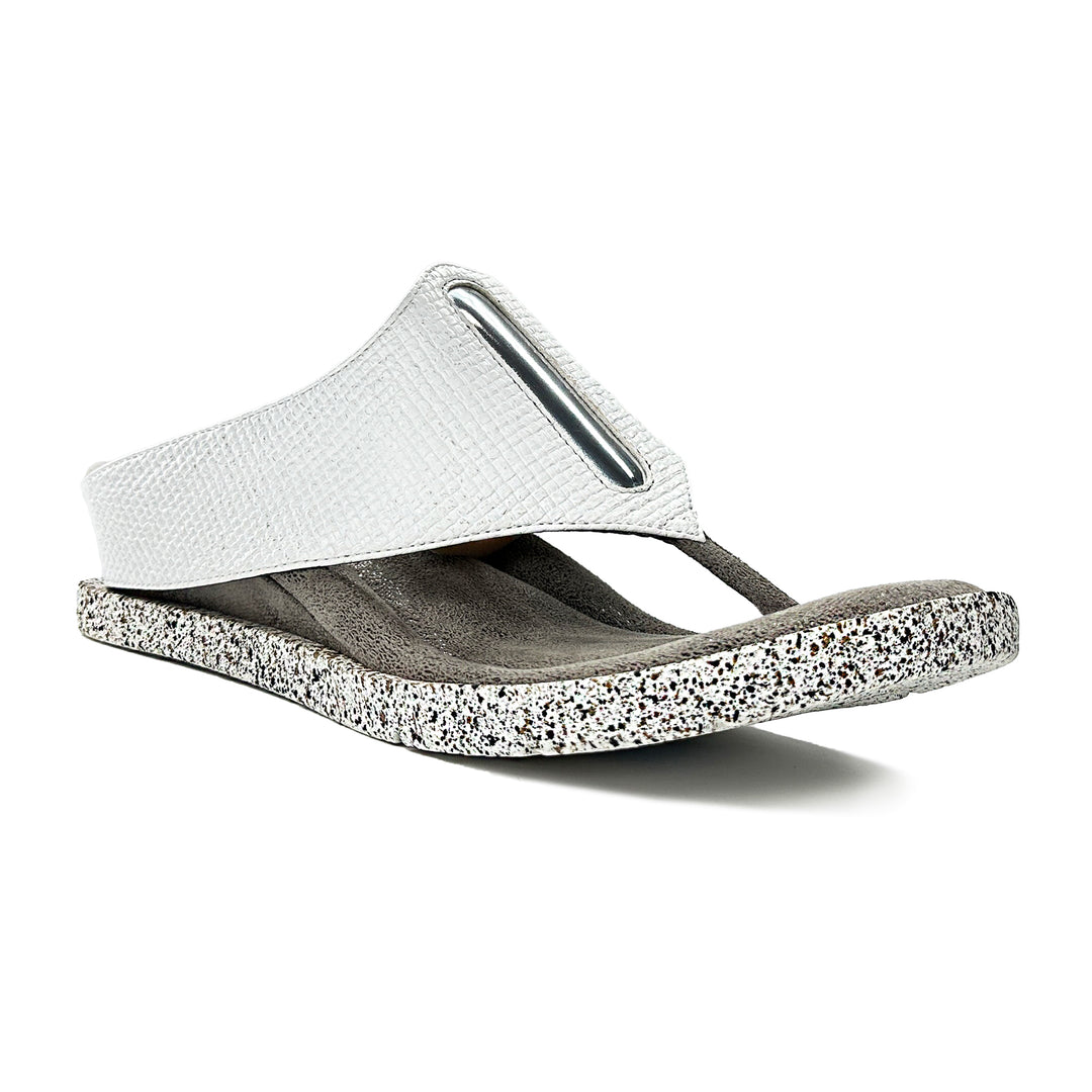 Iris 2 - White flips to Black
