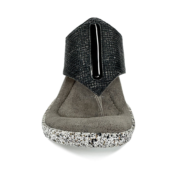 Iris 2 - White flips to Black