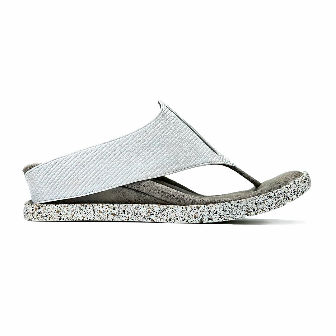 Iris 2 - White flips to Black