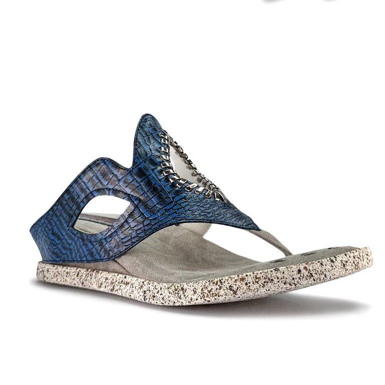 Lirah 4 - Navy Metallic flips to White