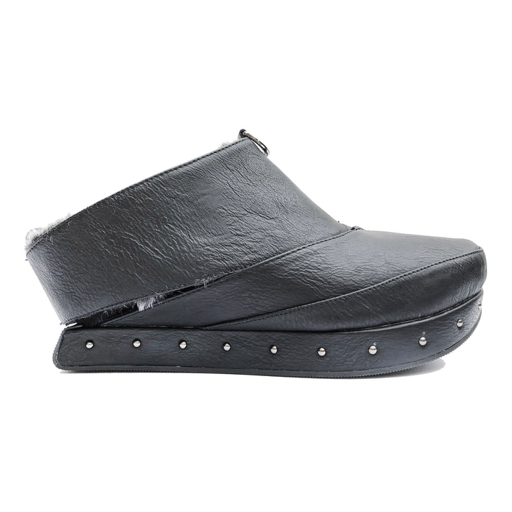 Neva 1 - Black flips to Gray Fur