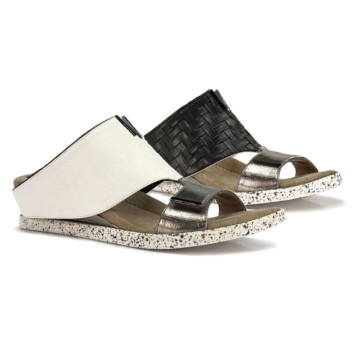 Kleo 4 - White flips to Black