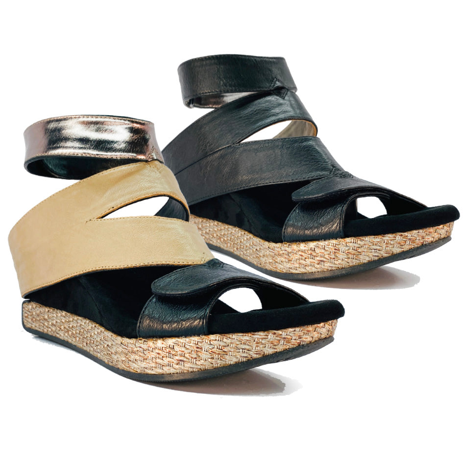 ステルヴィオ Olivia 2 - Taupe flips to Black - 4 Way Sandal – modzori.com