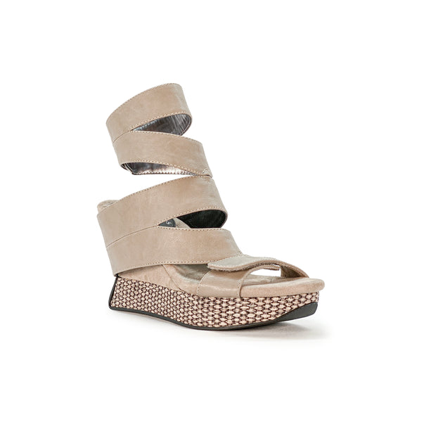 Karma 2 - Taupe flips to Black