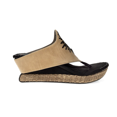 Ophelia - Beige flips to Taupe
