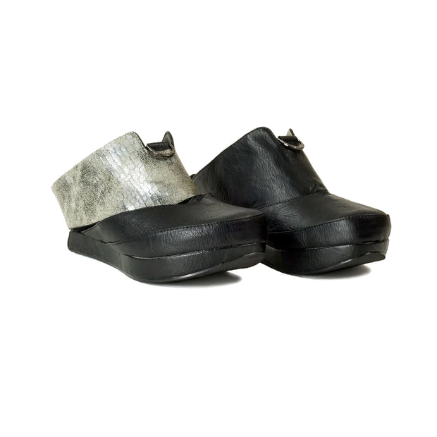Zarina - Metallic flips to Black